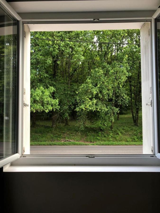 Logement A Brive Proche Centre-Ville Et Campagne - Climatisation, Wifi, Coin Exterieur Et Parking Prives ภายนอก รูปภาพ